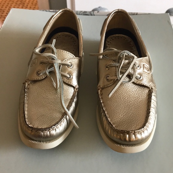 BASICALLY NEW Sperry Top-Sider flats size 7 - Picture 4 of 8